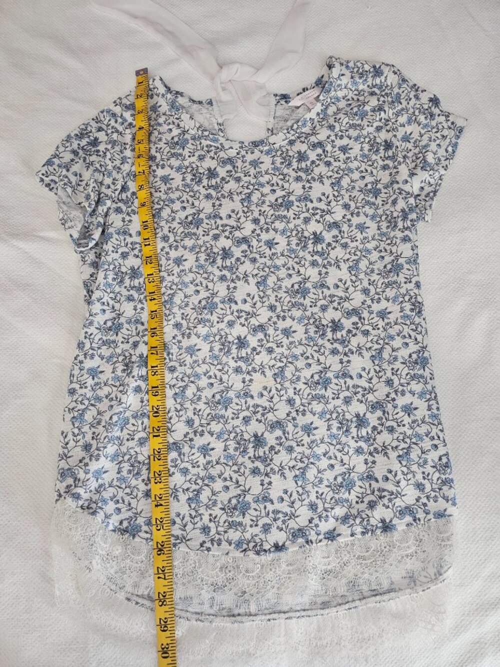 Womens XL white floral blouse by LC Lauren Conrad